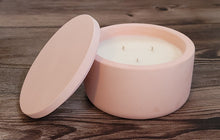 Load image into Gallery viewer, Rose Petals Luxury Soy Candle 13oz.