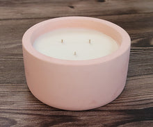 Load image into Gallery viewer, Rose Petals Luxury Soy Candle 13oz.